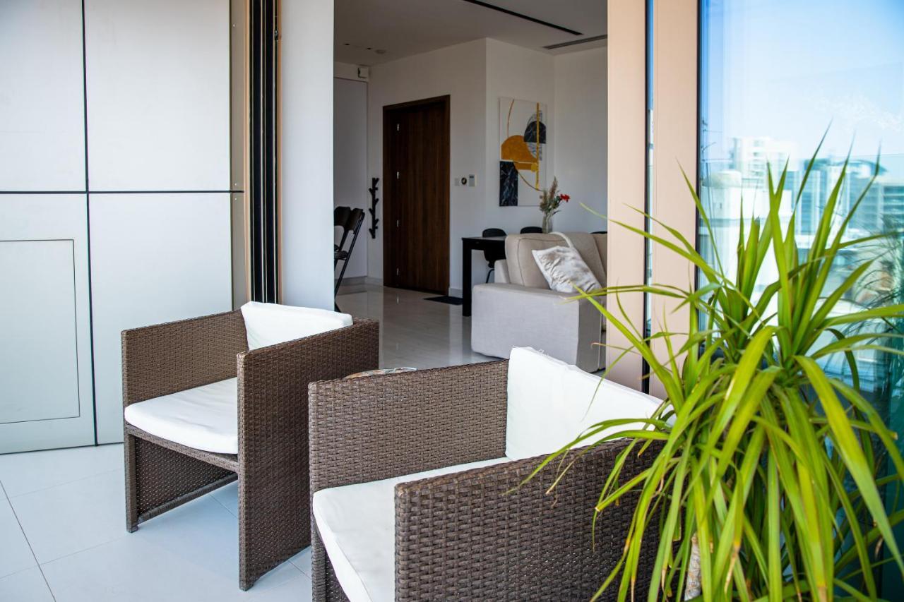 Phaedrus Living: 360 Tower Luxury Flat Apartment Nicosia Exterior photo